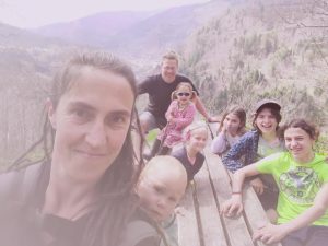 Danielas Grossfamilie bei einem Ausflug am Todtnauer Wasserfall