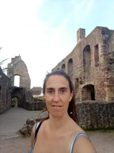 Daniela in der Burg Hayn